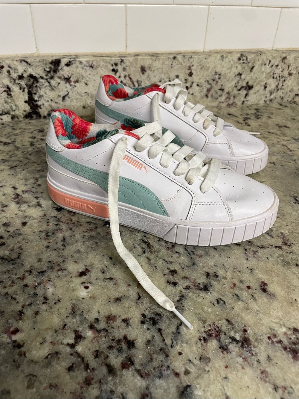 PUMA Women's White Leather Platform Sneaker stacked sole colorway size 6.5